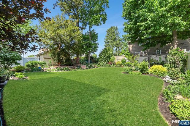 12-65 Burbank Street, Fair Lawn, NJ 07410