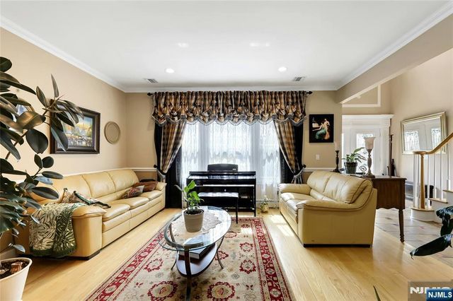 12-65 Burbank Street, Fair Lawn, NJ 07410