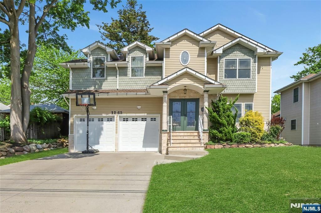 12-65 Burbank Street, Fair Lawn, NJ 07410