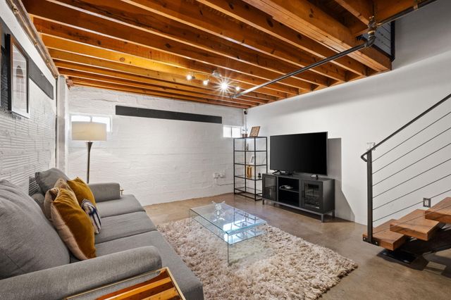 2001 Gold Avenue SE 3, Albuquerque, NM 87106