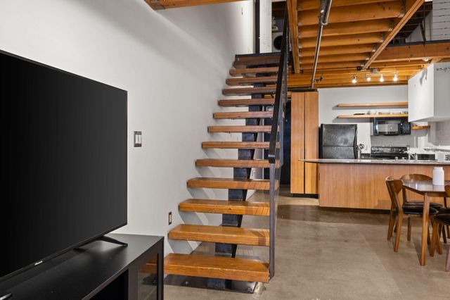 2001 Gold Avenue SE 3, Albuquerque, NM 87106