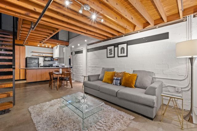 2001 Gold Avenue SE 3, Albuquerque, NM 87106