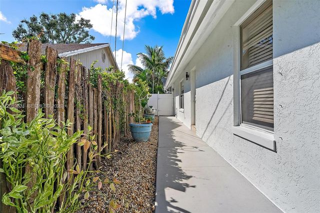 6051 Kendrick Street, Jupiter, FL 33458