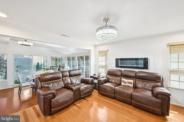 1603 WOLFE LN, Downingtown, PA 19335