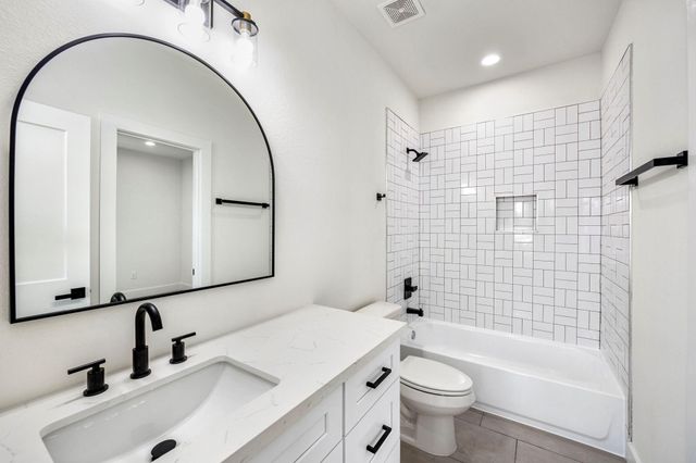 911 Panama Boulevard, Houston, TX 77009