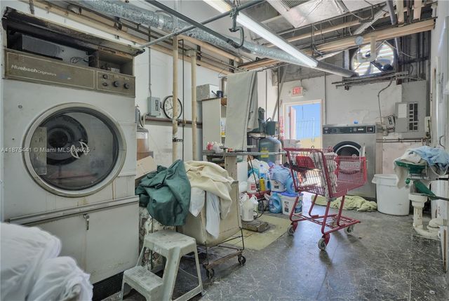 8279 S Dixie Hwy, Miami, FL 33143