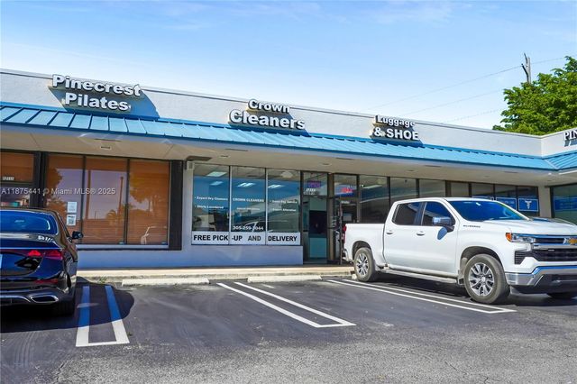 8279 S Dixie Hwy, Miami, FL 33143