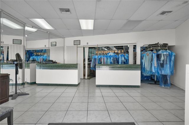 8279 S Dixie Hwy, Miami, FL 33143