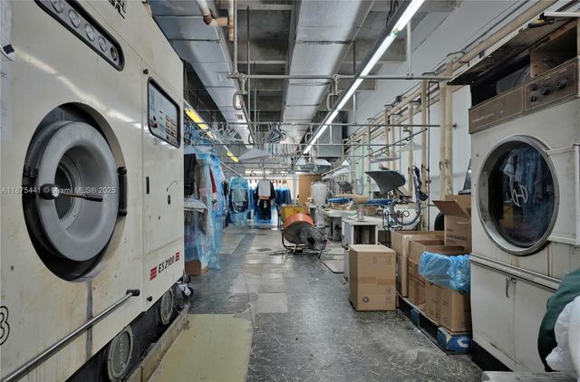 8279 S Dixie Hwy, Miami, FL 33143