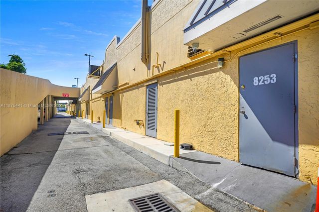 8279 S Dixie Hwy, Miami, FL 33143