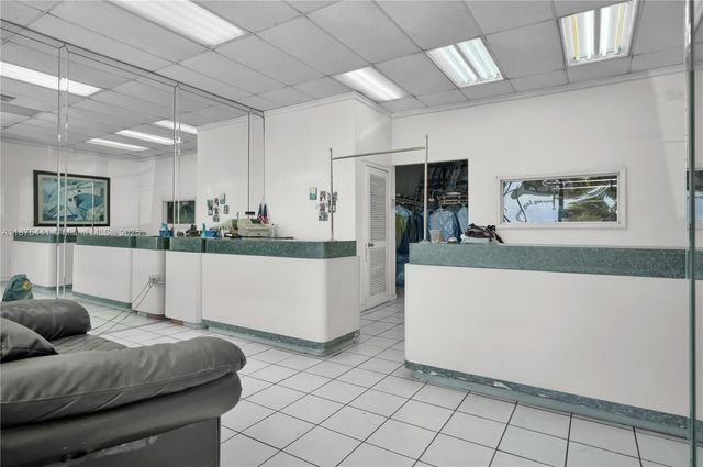 8279 S Dixie Hwy, Miami, FL 33143