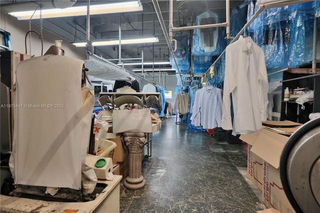 8279 S Dixie Hwy, Miami, FL 33143