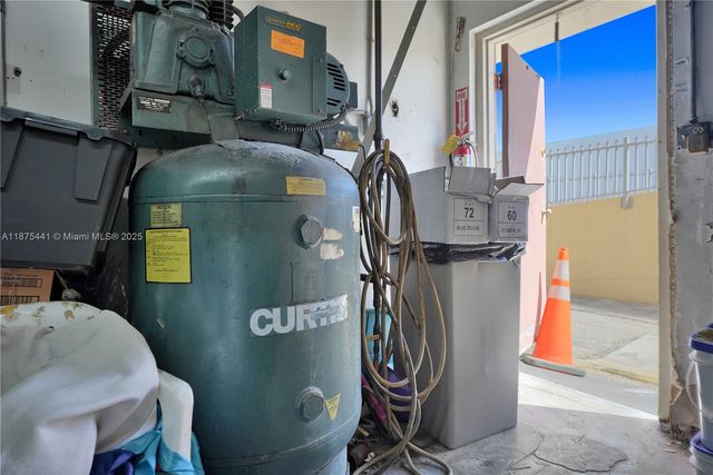 8279 S Dixie Hwy, Miami, FL 33143