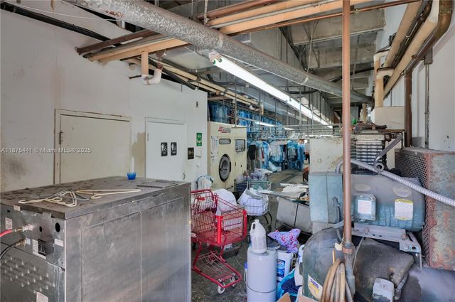 8279 S Dixie Hwy, Miami, FL 33143