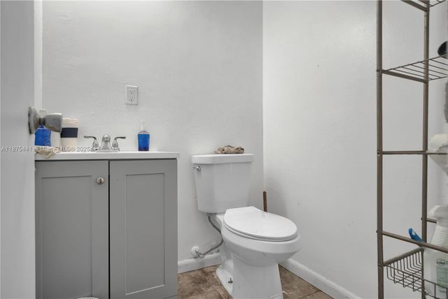 8279 S Dixie Hwy, Miami, FL 33143