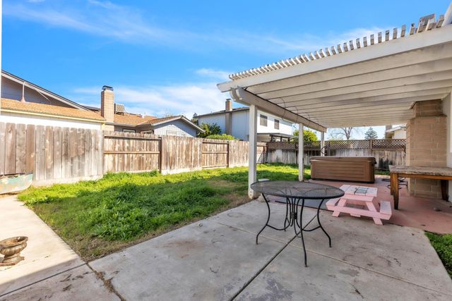 1293 Northgate Drive, Manteca, CA 95336