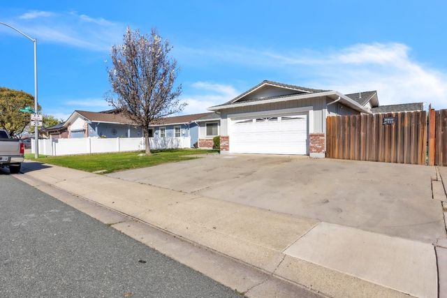 1293 Northgate Drive, Manteca, CA 95336