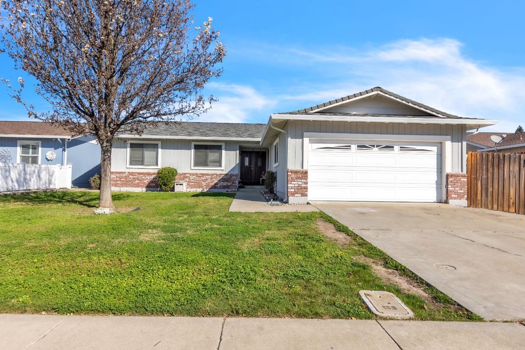 1293 Northgate Drive, Manteca, CA 95336