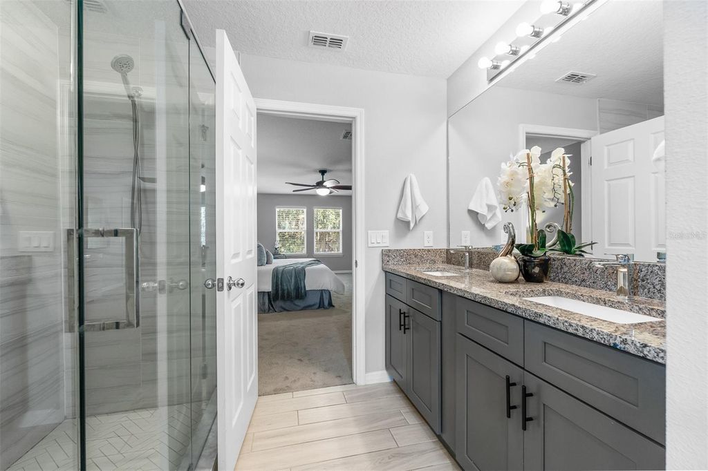 Image 25 of property listing at 4723 CONWAY ROAD, Orlando, FL 32812