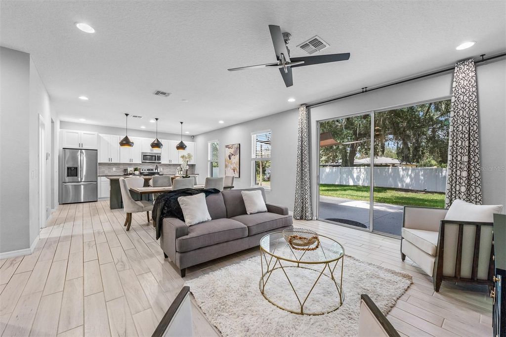 Image 6 of property listing at 4723 CONWAY ROAD, Orlando, FL 32812