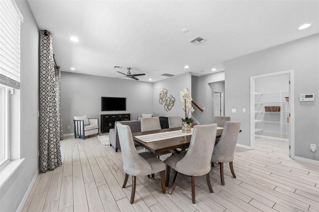 Image 7 of property listing at 4723 CONWAY ROAD, Orlando, FL 32812