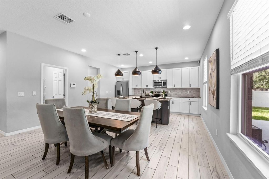 Image 8 of property listing at 4723 CONWAY ROAD, Orlando, FL 32812