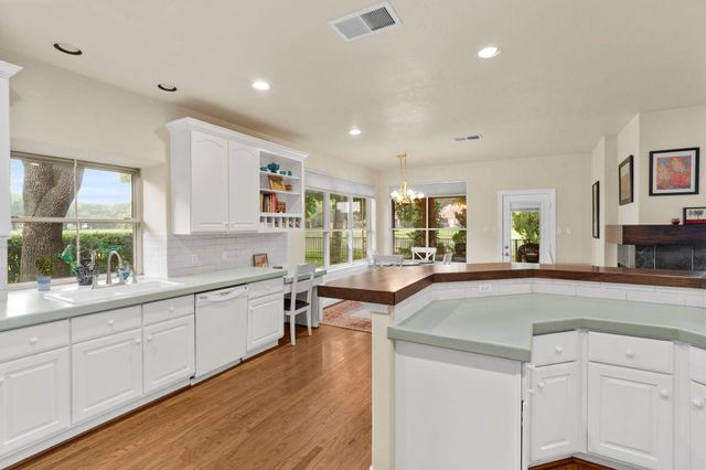 39 Rippling Creek Drive, Sugar Land, TX 77479