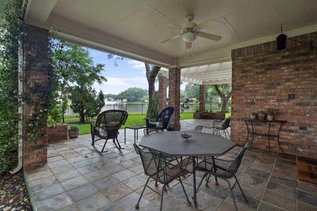 39 Rippling Creek Drive, Sugar Land, TX 77479