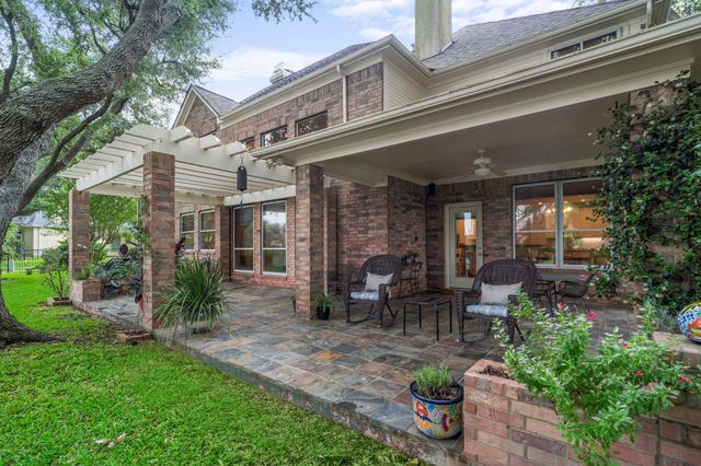 39 Rippling Creek Drive, Sugar Land, TX 77479