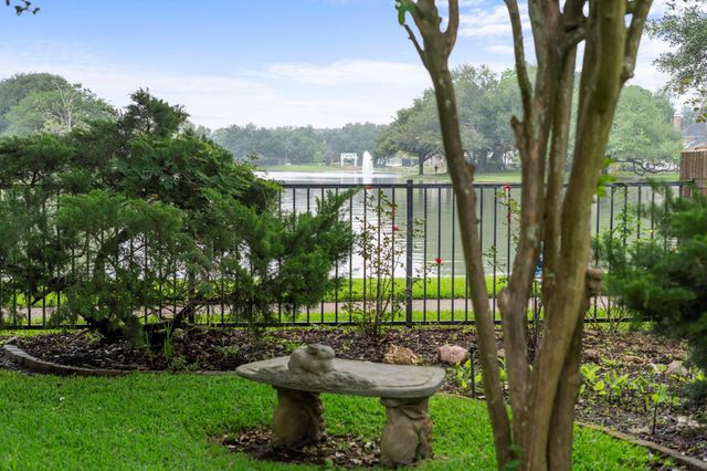 39 Rippling Creek Drive, Sugar Land, TX 77479