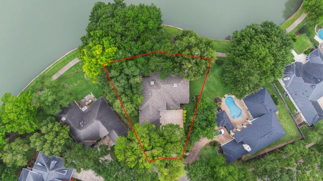 39 Rippling Creek Drive, Sugar Land, TX 77479