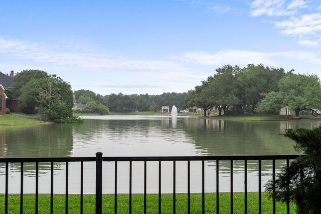 39 Rippling Creek Drive, Sugar Land, TX 77479