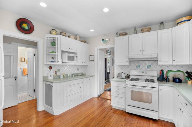 723 Sanders Avenue, Glenville, NY 12302