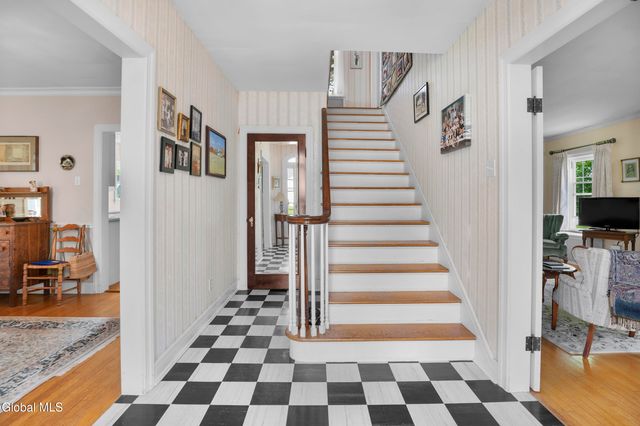 723 Sanders Avenue, Glenville, NY 12302