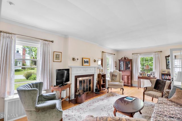 723 Sanders Avenue, Glenville, NY 12302