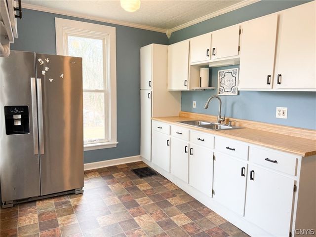 1083 Glenwood Circle, Oneida, NY 13421