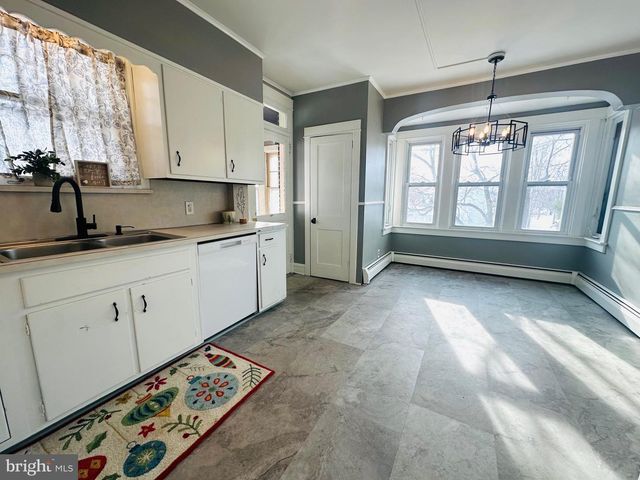 250 W HAMLIN AVE, Telford, PA 18969