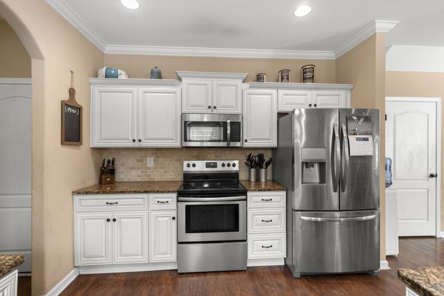 2272 Zion Rd, Columbia, TN 38401