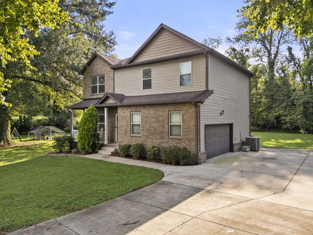 2272 Zion Rd, Columbia, TN 38401