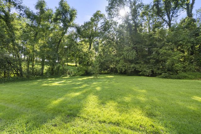2272 Zion Rd, Columbia, TN 38401