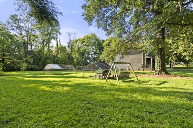 2272 Zion Rd, Columbia, TN 38401