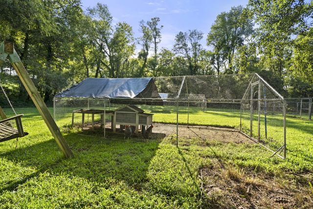 2272 Zion Rd, Columbia, TN 38401