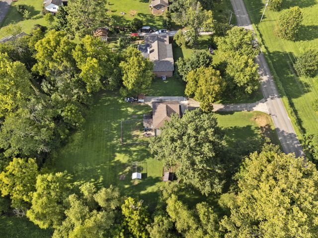 2272 Zion Rd, Columbia, TN 38401