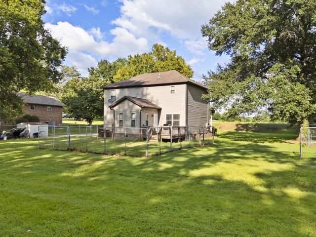 2272 Zion Rd, Columbia, TN 38401