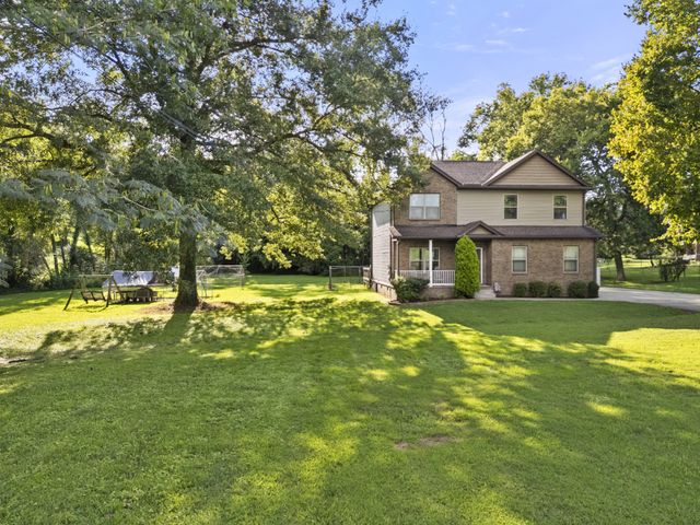 2272 Zion Rd, Columbia, TN 38401