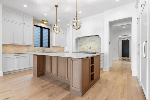 2119 N Seminary Avenue, Chicago, IL 60614