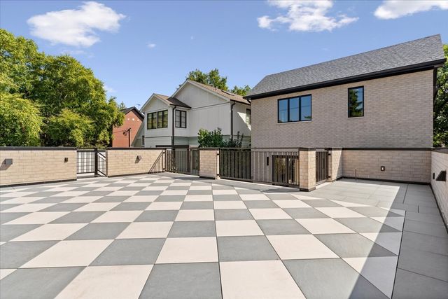 2119 N Seminary Avenue, Chicago, IL 60614