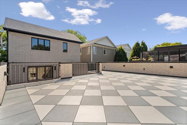 2119 N Seminary Avenue, Chicago, IL 60614