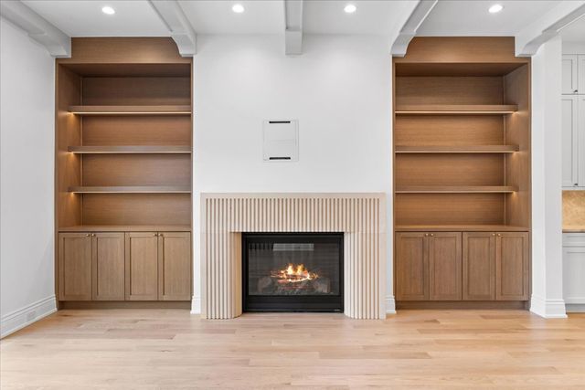 2119 N Seminary Avenue, Chicago, IL 60614