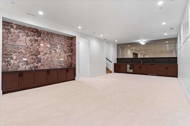 2119 N Seminary Avenue, Chicago, IL 60614